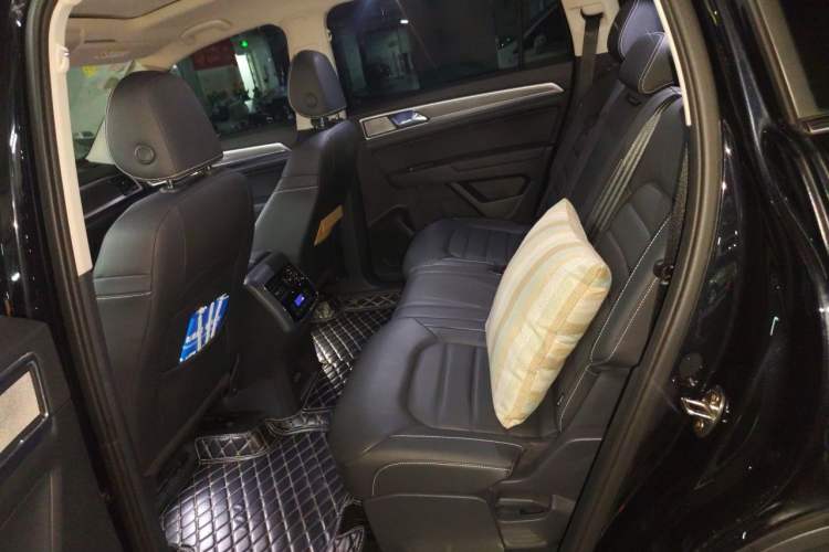 Used Volkswagen Teramont 2020 Revised Version 380TSI Four-Wheel Drive Luxury Edition Left Rear Seat