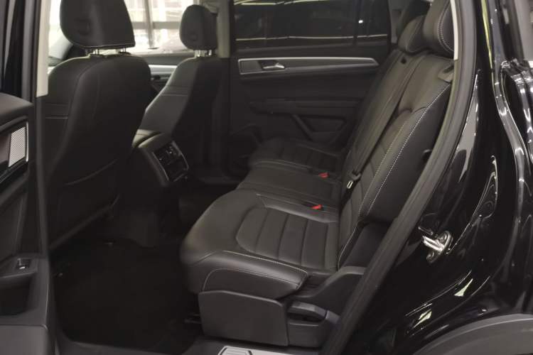Used Volkswagen Teramont 2020 Revised Version 380TSI Four-Wheel Drive Luxury Edition Left Rear Seat