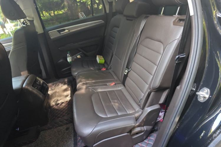Used Volkswagen Teramont 2020 Revised Version 330TSI Two-Wheel Drive Luxury Edition Left Rear Seat