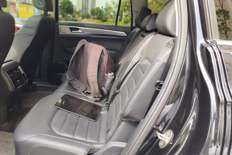 Used Volkswagen Teramont 2020 Revised Version 330TSI Two-Wheel Drive Luxury Edition Left Rear Seat