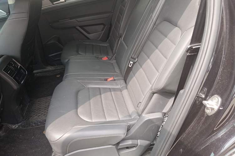 Used Volkswagen Teramont 2020 Revised Version 380TSI Four-Wheel Drive Luxury Edition Left Rear Seat