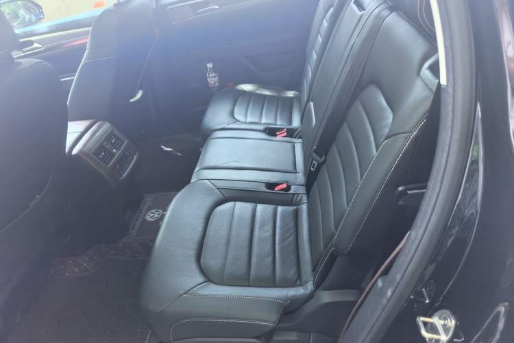 Used Volkswagen Teramont 2020 Revised Version 380TSI Four-Wheel Drive Luxury Edition Left Rear Seat