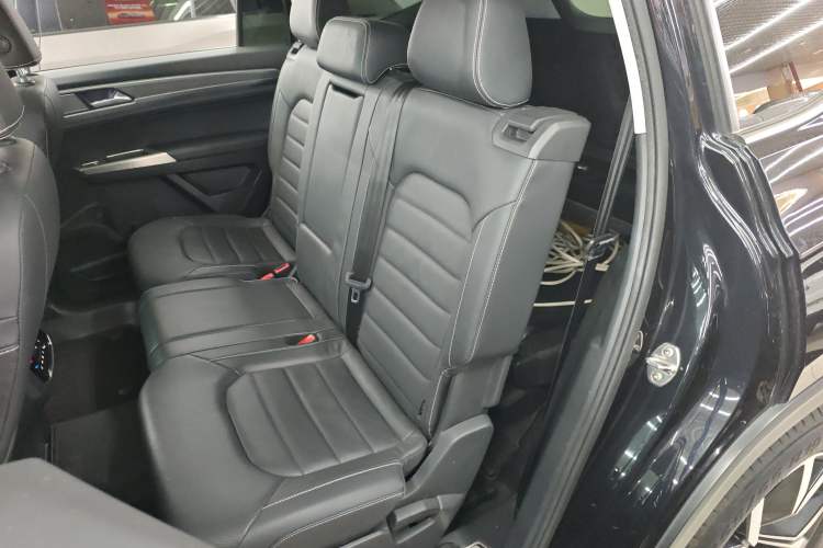 Used Volkswagen Teramont 2020 Revised Version 380TSI Four-Wheel Drive Luxury Edition Left Rear Seat