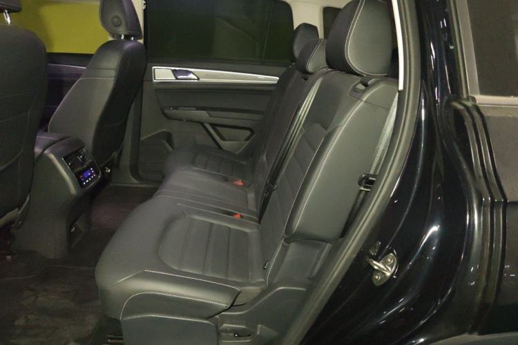 Used Volkswagen Teramont 2020 Revised Version 380TSI Four-Wheel Drive Luxury Edition Left Rear Seat