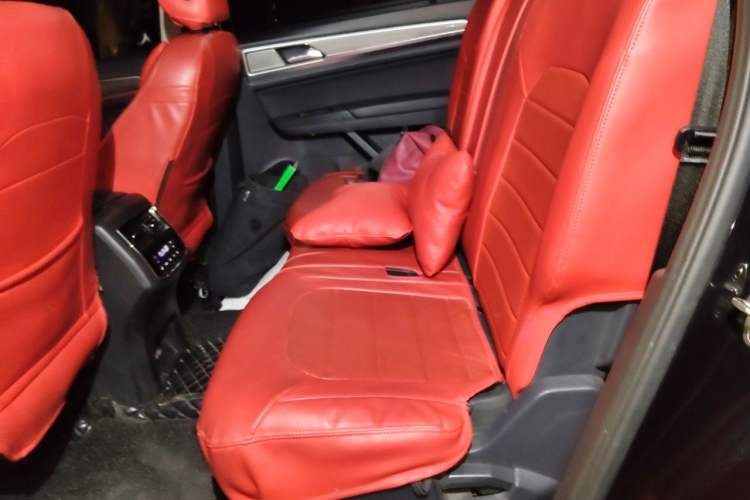 Used Volkswagen Teramont 2020 Revised Version 330TSI Two-Wheel Drive Luxury Edition Left Rear Seat