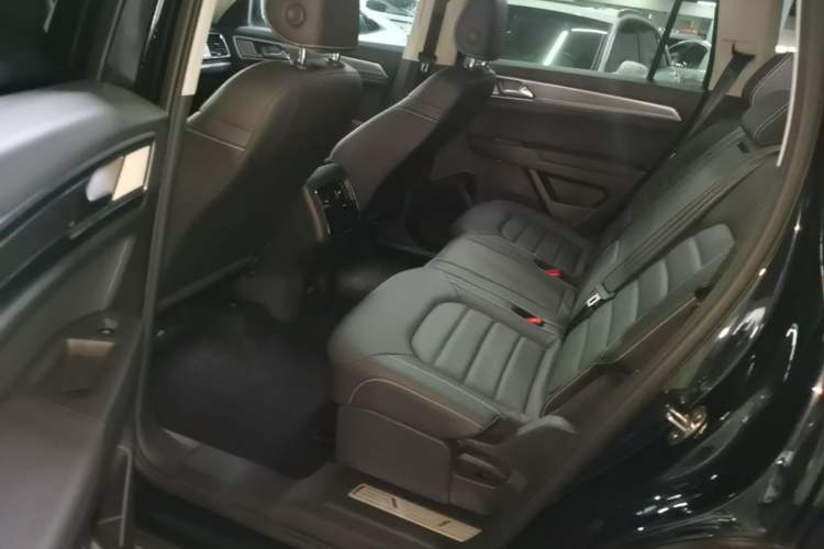 Used Volkswagen Teramont 2020 330TSI Two-Wheel-Drive Luxury Edition China VI Standard Left Rear Seat