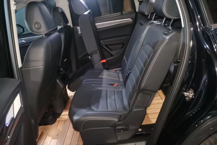 Used Volkswagen Teramont 2020 Revised Version 330TSI Two-Wheel Drive Luxury Edition Left Rear Seat
