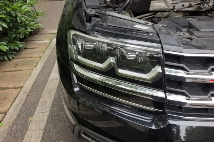 Used Volkswagen Teramont 2020 330TSI Two-Wheel-Drive Luxury Edition China VI Standard Right Front Headlight