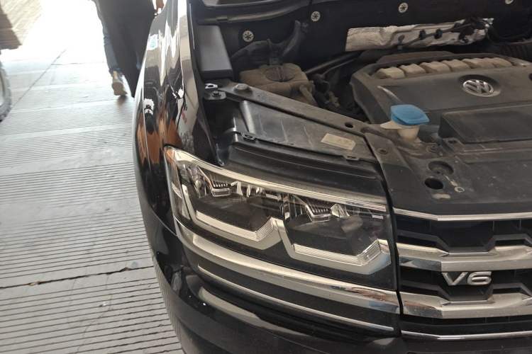Used Volkswagen Teramont 2020 530 V6 Four-Wheel Drive Luxury Version China VI Standard Right Front Headlight