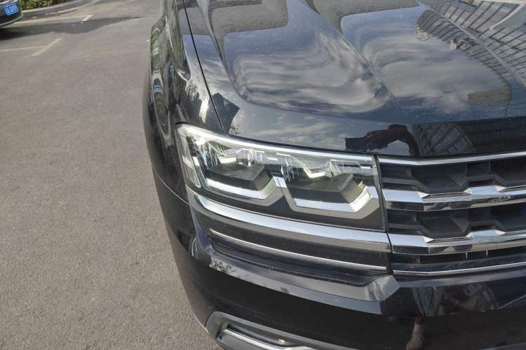 Used Volkswagen Teramont 2020 Revised Version 330TSI Two-Wheel Drive Luxury Edition Right Front Headlight
