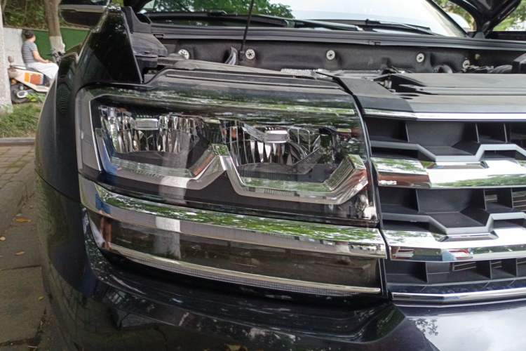 Used Volkswagen Teramont 2020 330TSI Two-Wheel-Drive Luxury Edition China VI Standard Right Front Headlight