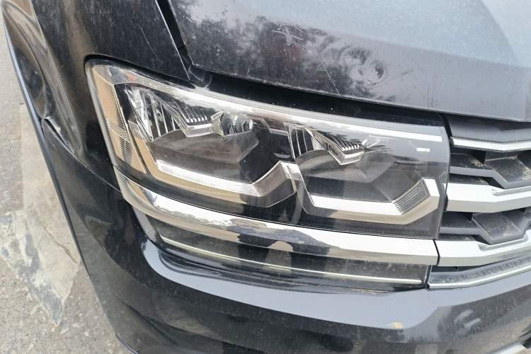 Used Volkswagen Teramont 2020 Revised Version 380TSI Four-Wheel Drive Comfort Edition Right Front Headlight