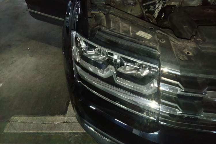 Used Volkswagen Teramont 2020 Revised Version 330TSI Two-Wheel Drive Luxury Edition Right Front Headlight