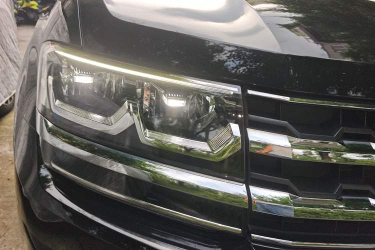 Used Volkswagen Teramont 2020 330TSI Two-Wheel-Drive Luxury Edition China V Standard Right Front Headlight