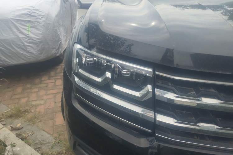 Used Volkswagen Teramont 2020 Revised Version 330TSI Two-Wheel Drive Luxury Edition Right Front Headlight