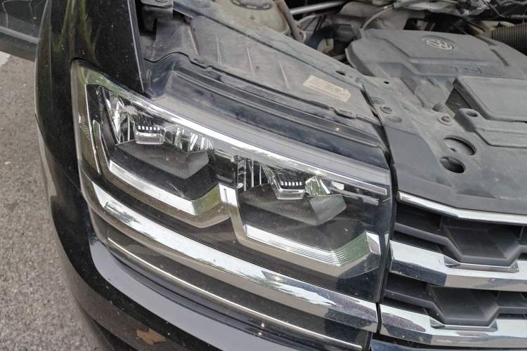 Used Volkswagen Teramont 2020 330TSI Two-Wheel-Drive Luxury Edition China VI Standard Right Front Headlight