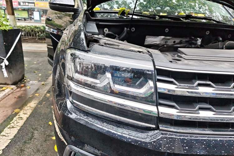 Used Volkswagen Teramont 2020 Revised Version 380TSI Four-Wheel Drive Luxury Edition Right Front Headlight