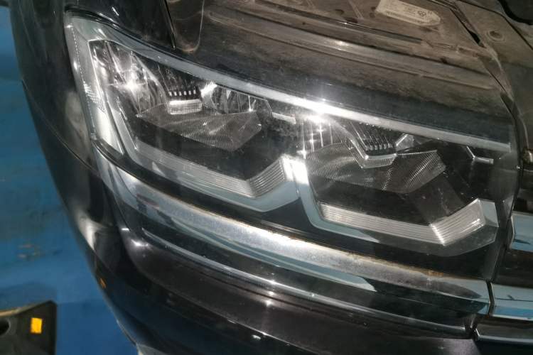 Used Volkswagen Teramont 2020 330TSI Two-Wheel-Drive Luxury Edition China VI Standard Right Front Headlight