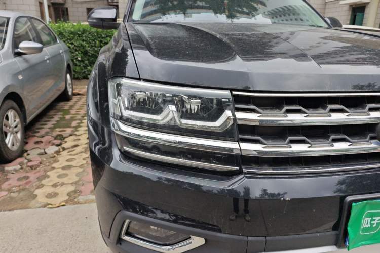 Used Volkswagen Teramont 2020 Revised Version 380TSI Four-Wheel Drive Luxury Edition Right Front Headlight