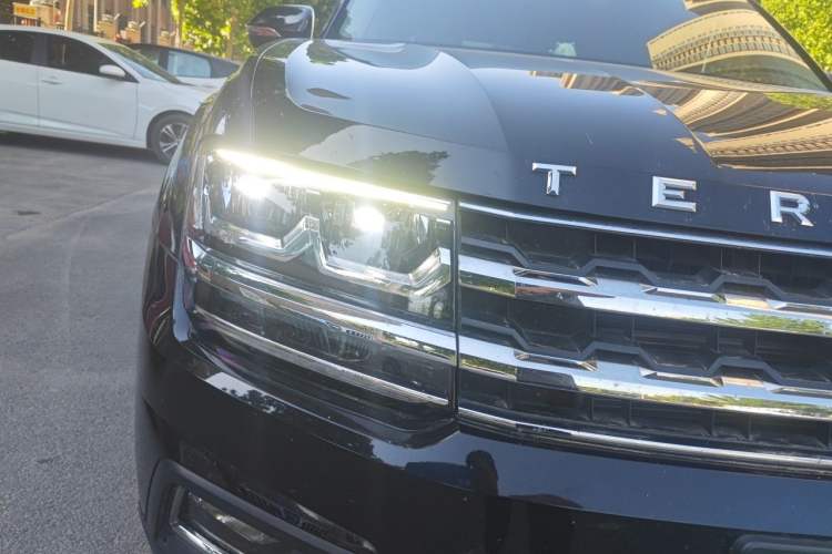 Used Volkswagen Teramont 2020 Revised Version 380TSI Four-Wheel Drive Luxury Edition Right Front Headlight