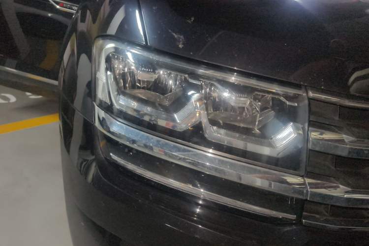 Used Volkswagen Teramont 2020 Revised Version 380TSI Four-Wheel Drive Luxury Edition Right Front Headlight