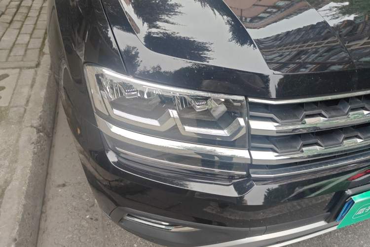 Used Volkswagen Teramont 2020 Revised Version 380TSI Four-Wheel Drive Luxury Edition Right Front Headlight