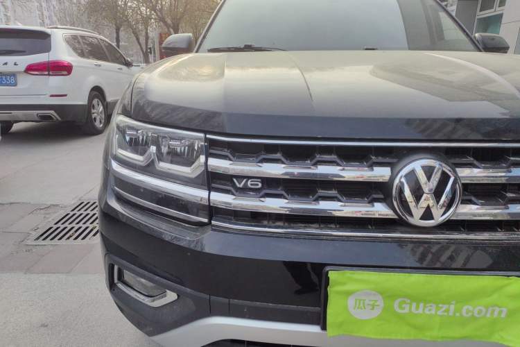 Used Volkswagen Teramont 2020 Revised Version 330TSI Two-Wheel Drive Luxury Edition Right Front Headlight
