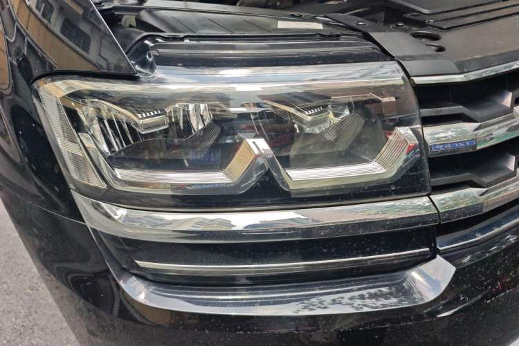 Used Volkswagen Teramont 2020 Revised Version 330TSI Two-Wheel Drive Luxury Edition Right Front Headlight