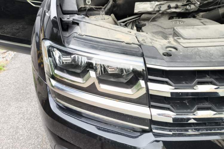 Used Volkswagen Teramont 2020 330TSI Two-Wheel-Drive Luxury Edition China VI Standard Right Front Headlight