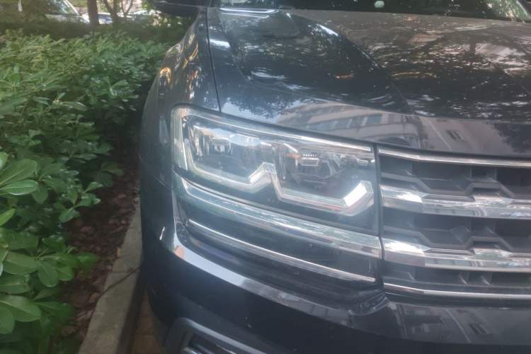 Used Volkswagen Teramont 2020 330TSI Two-Wheel-Drive Luxury Edition China VI Standard Right Front Headlight
