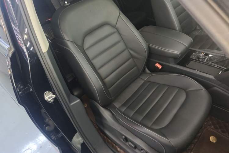 Used Volkswagen Teramont 2020 Revised Version 380TSI Four-Wheel Drive Luxury Edition Right Front Seat