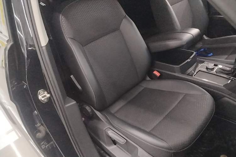 Used Volkswagen Teramont 2020 Revised Version 380TSI Four-Wheel Drive Comfort Edition Right Front Seat