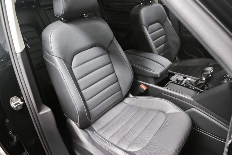Used Volkswagen Teramont 2020 Revised Version 380TSI Four-Wheel Drive Luxury Edition Right Front Seat
