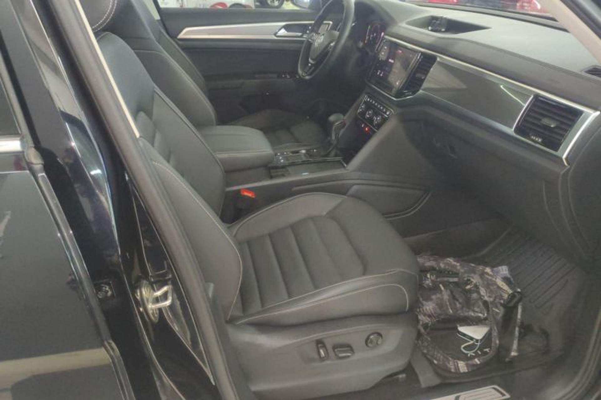 Used Volkswagen Teramont 2020 330TSI Two-Wheel-Drive Luxury Edition China VI Standard Right Front Seat