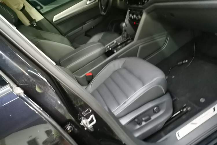 Used Volkswagen Teramont 2020 330TSI Two-Wheel-Drive Luxury Edition China VI Standard Right Front Seat