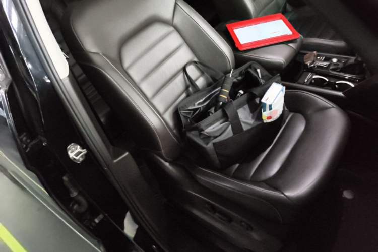 Used Volkswagen Teramont 2020 330TSI Two-Wheel-Drive Luxury Edition China VI Standard Right Front Seat
