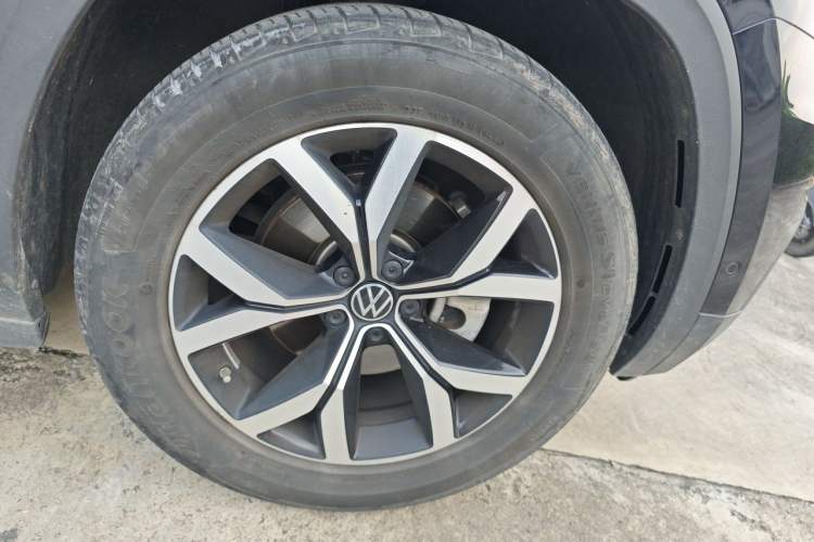 Used Volkswagen Teramont 2020 330TSI Two-Wheel-Drive Luxury Edition China VI Standard Right Front Wheel Hub
