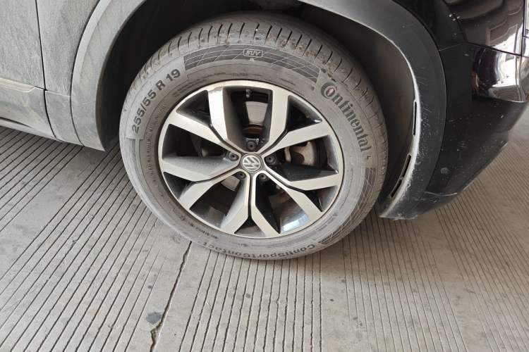 Used Volkswagen Teramont 2020 530 V6 Four-Wheel Drive Luxury Version China VI Standard Right Front Wheel Hub
