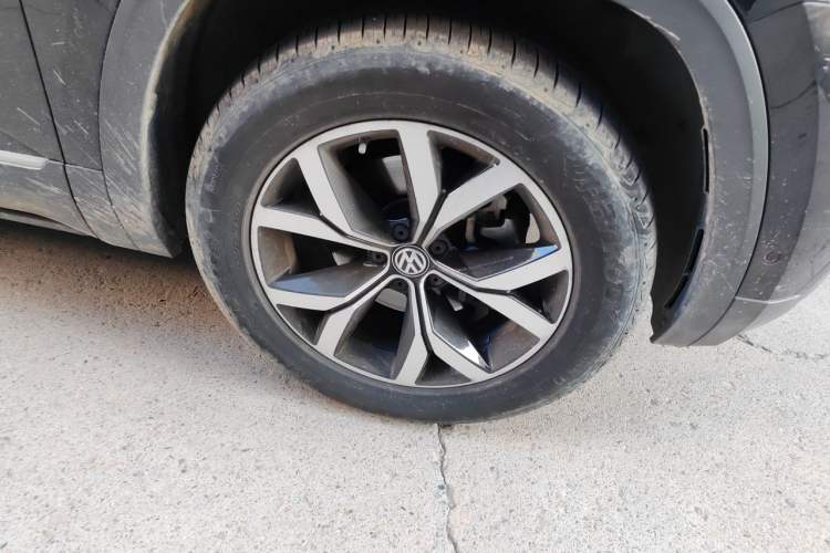 Used Volkswagen Teramont 2020 380TSI Four-Wheel Drive Luxury Version China VI Standard Right Front Wheel Hub