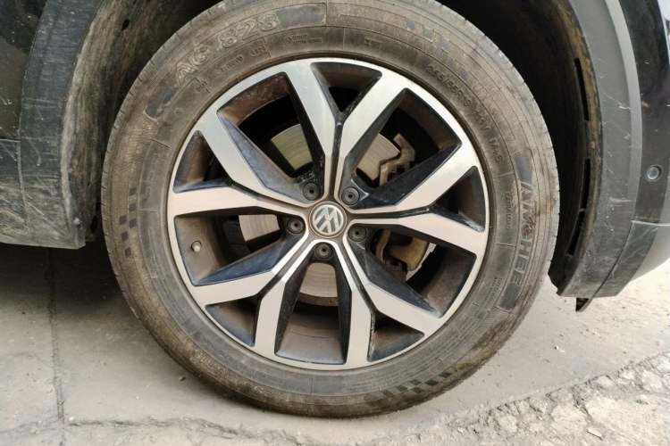 Used Volkswagen Teramont 2020 380TSI Four-Wheel Drive Luxury Version China VI Standard Right Front Wheel Hub