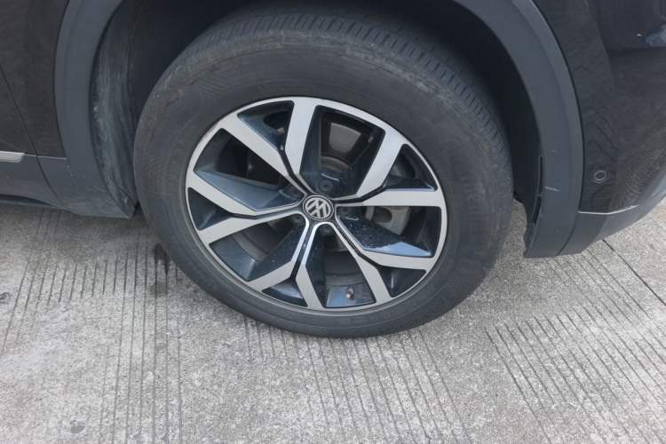 Used Volkswagen Teramont 2020 380TSI Four-Wheel Drive Luxury Version China VI Standard Right Front Wheel Hub