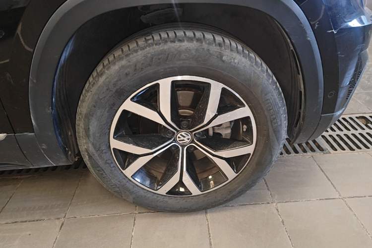 Used Volkswagen Teramont 2020 380TSI Four-Wheel Drive Luxury Version China VI Standard Right Front Wheel Hub