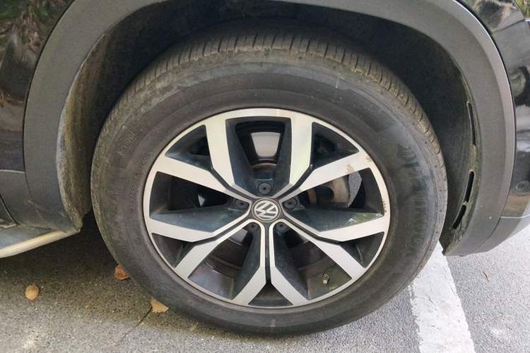 Used Volkswagen Teramont 2020 380TSI Four-Wheel Drive Luxury Version China VI Standard Right Front Wheel Hub
