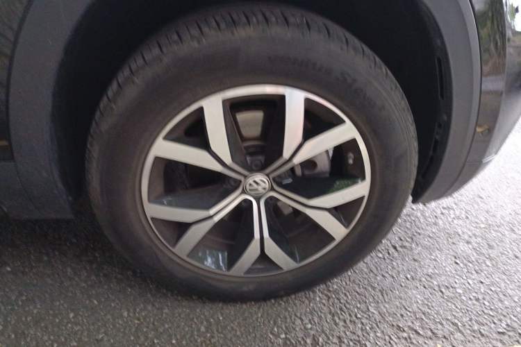 Used Volkswagen Teramont 2020 330TSI Two-Wheel-Drive Luxury Edition China VI Standard Right Front Wheel Hub
