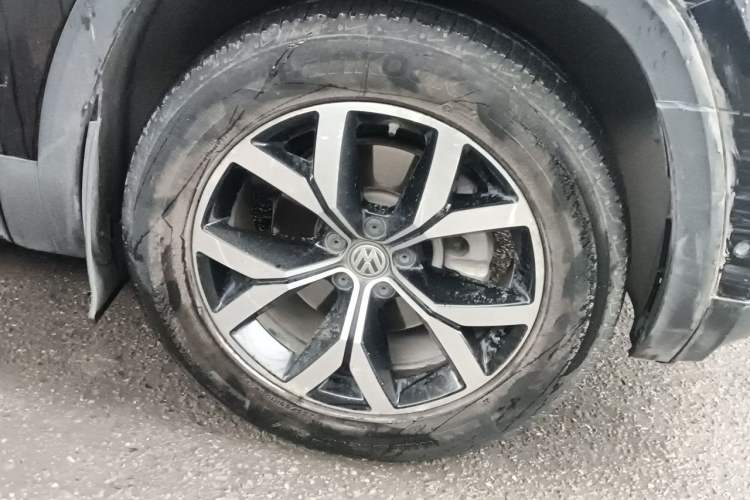 Used Volkswagen Teramont 2020 380TSI Four-Wheel Drive Luxury Version China VI Standard Right Front Wheel Hub