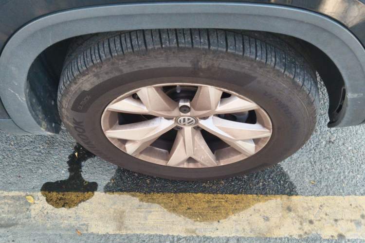 Used Volkswagen Teramont 2020 Revised Version 380TSI Four-Wheel Drive Comfort Edition Right Front Wheel Hub
