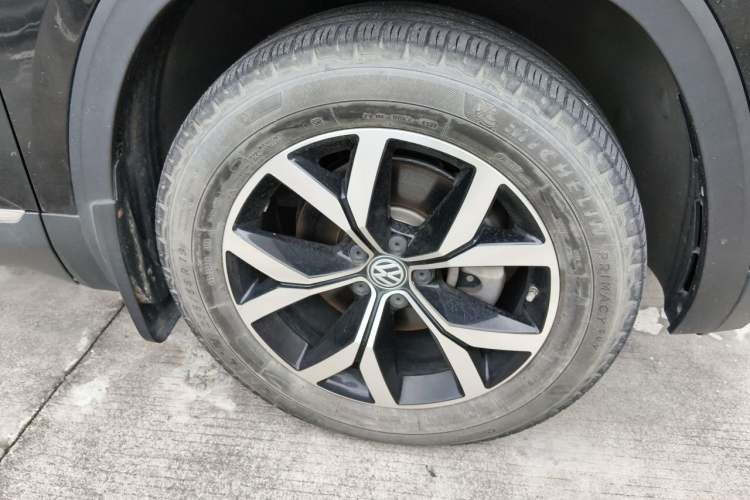 Used Volkswagen Teramont 2020 380TSI Four-Wheel Drive Luxury Version China VI Standard Right Front Wheel Hub