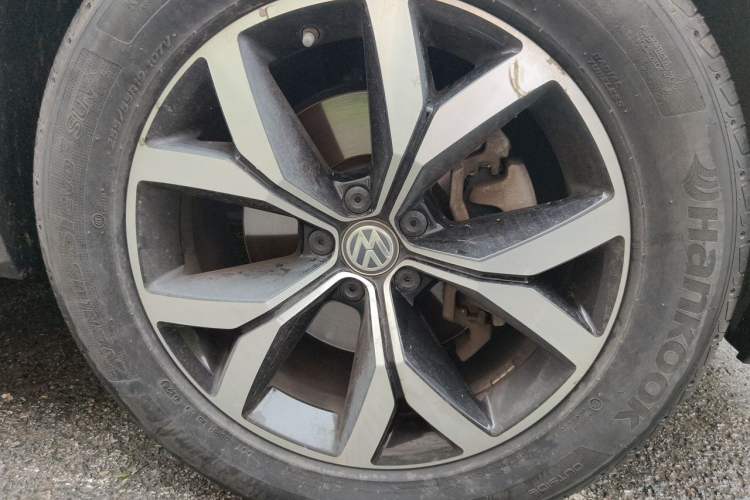 Used Volkswagen Teramont 2020 330TSI Two-Wheel-Drive Luxury Edition China VI Standard Right Front Wheel Hub