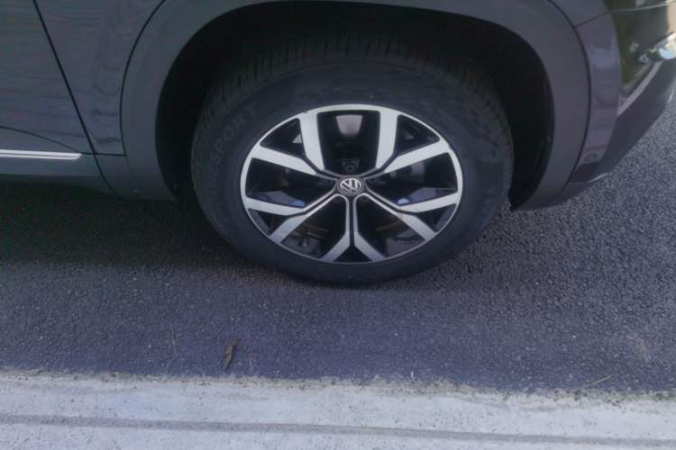 Used Volkswagen Teramont 2020 380TSI Four-Wheel Drive Luxury Version China VI Standard Right Front Wheel Hub