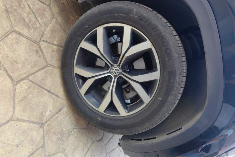 Used Volkswagen Teramont 2020 380TSI Four-Wheel Drive Luxury Version China VI Standard Right Front Wheel Hub